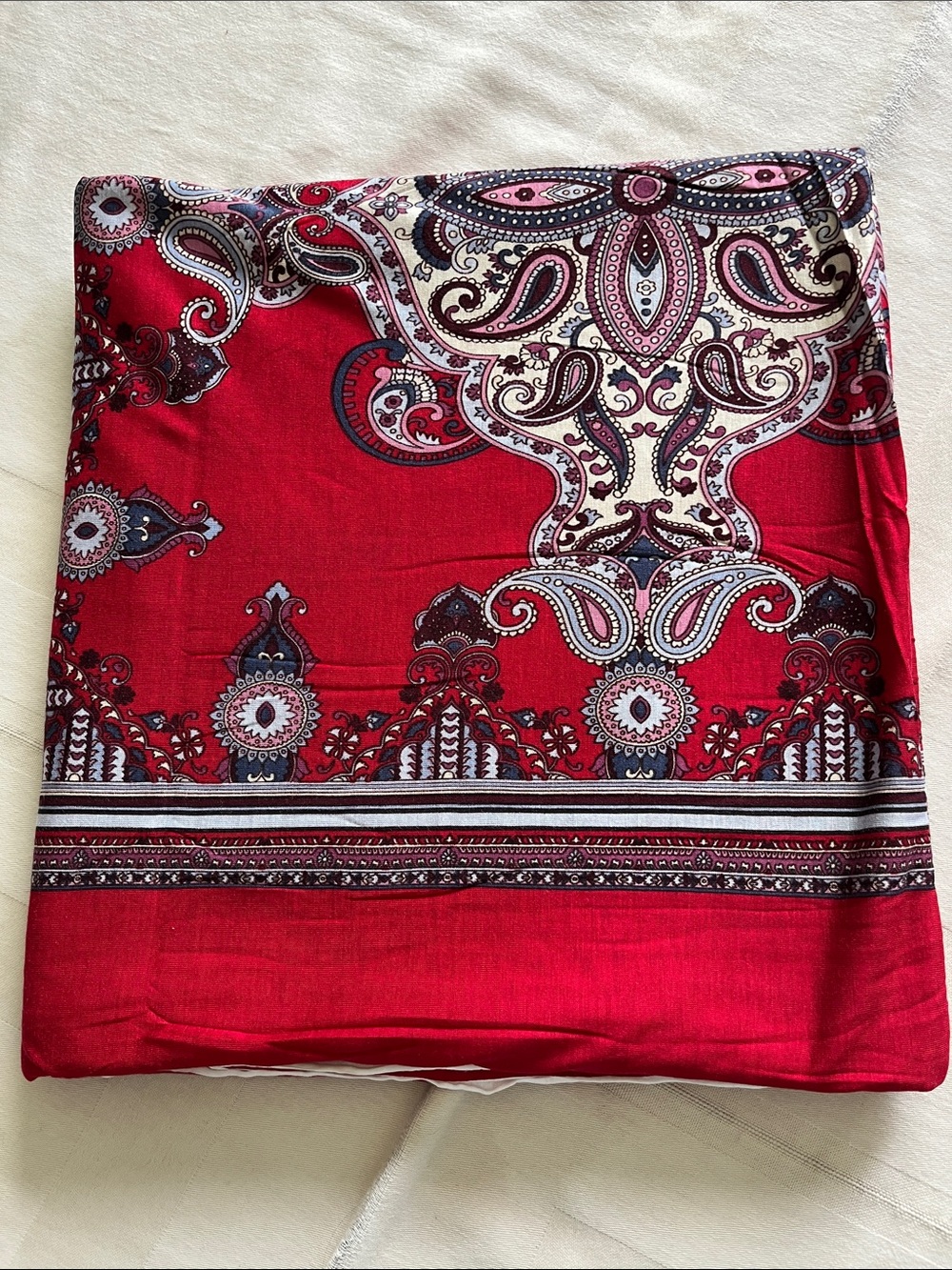 Vintage Red Paisley Medallion Tapestry Print Soft Stretch Fabric Panels 3 Yards - Picture 4 of 4